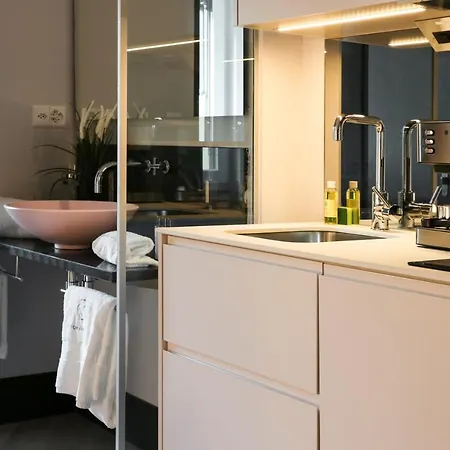 Отель Stay2night Bs 4*